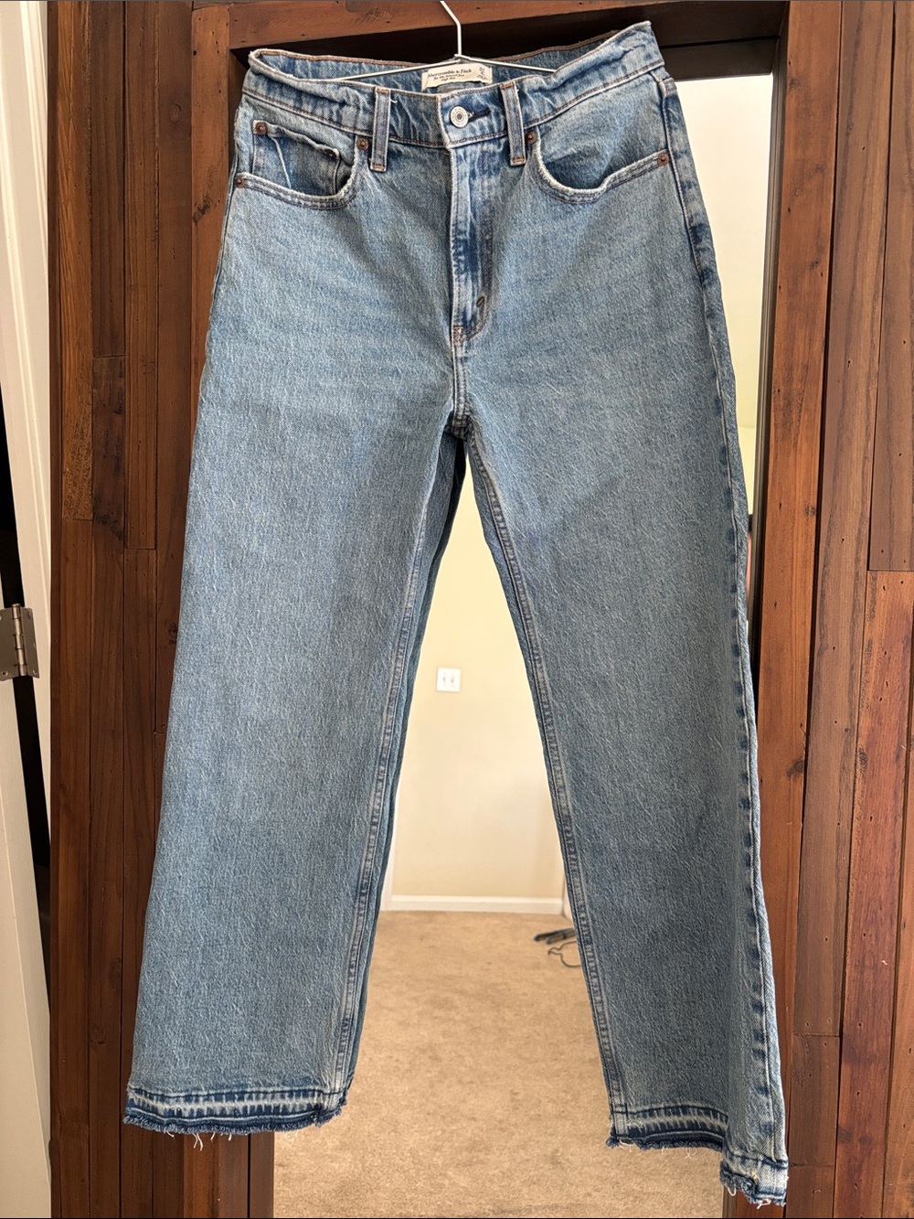 Abercrombie & Fitch High-Rise Straight Leg Jeans - Light Blue Wash